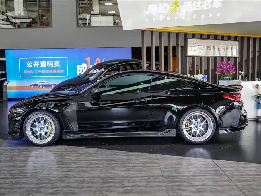 BMW M4 2025