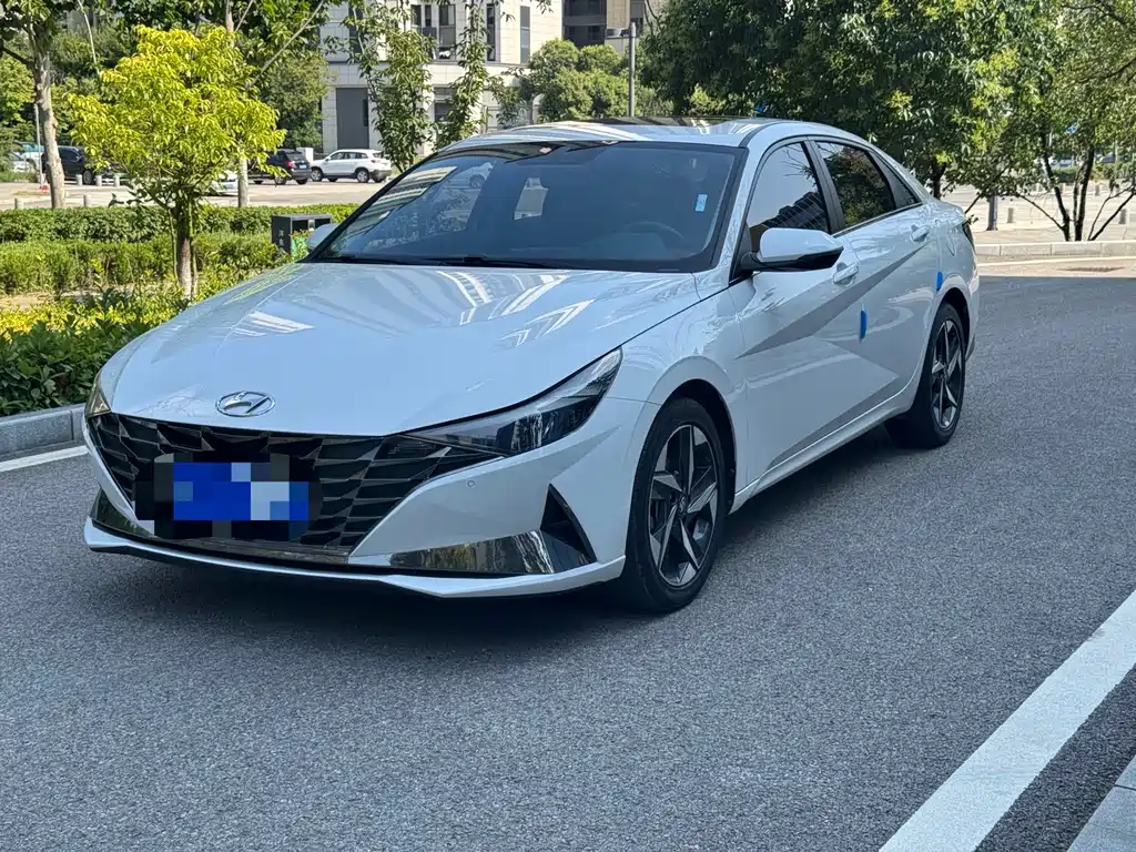 Hyundai Elantra 2023