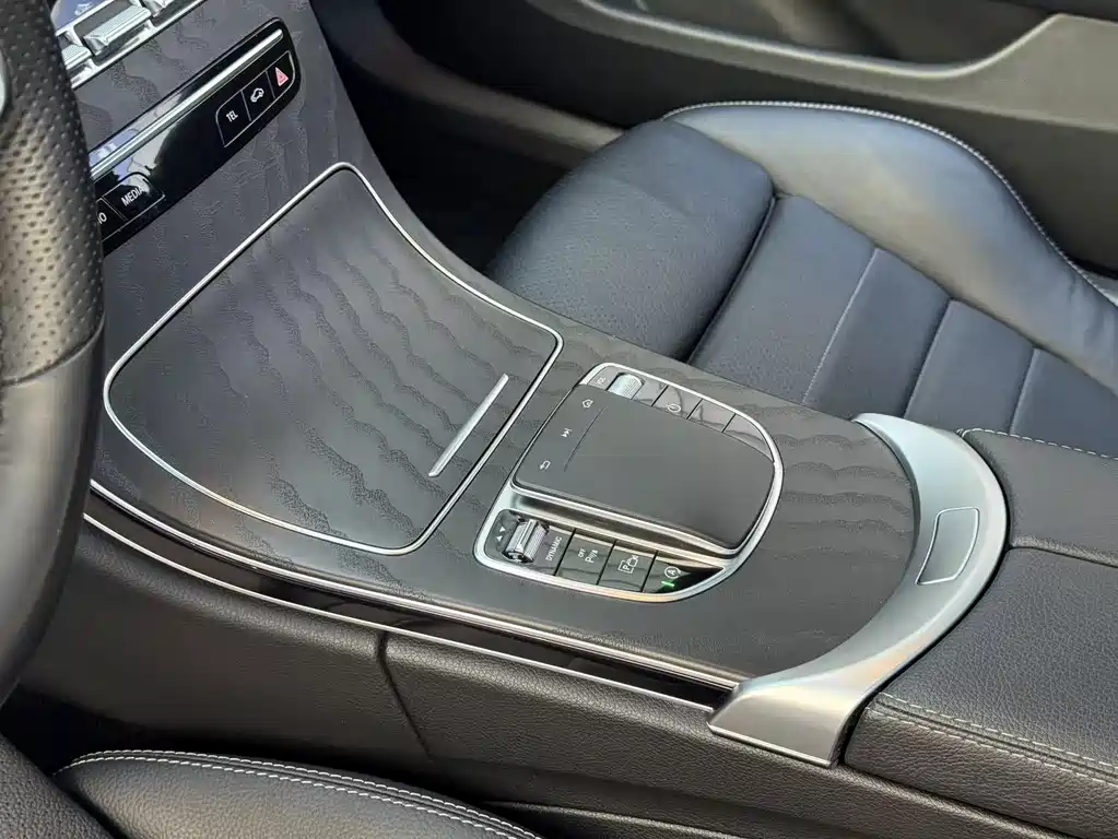 Mercedes-Benz C-Class 2019 — фото 19
