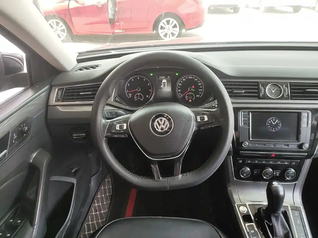 Volkswagen Passat 2018 — фото 11