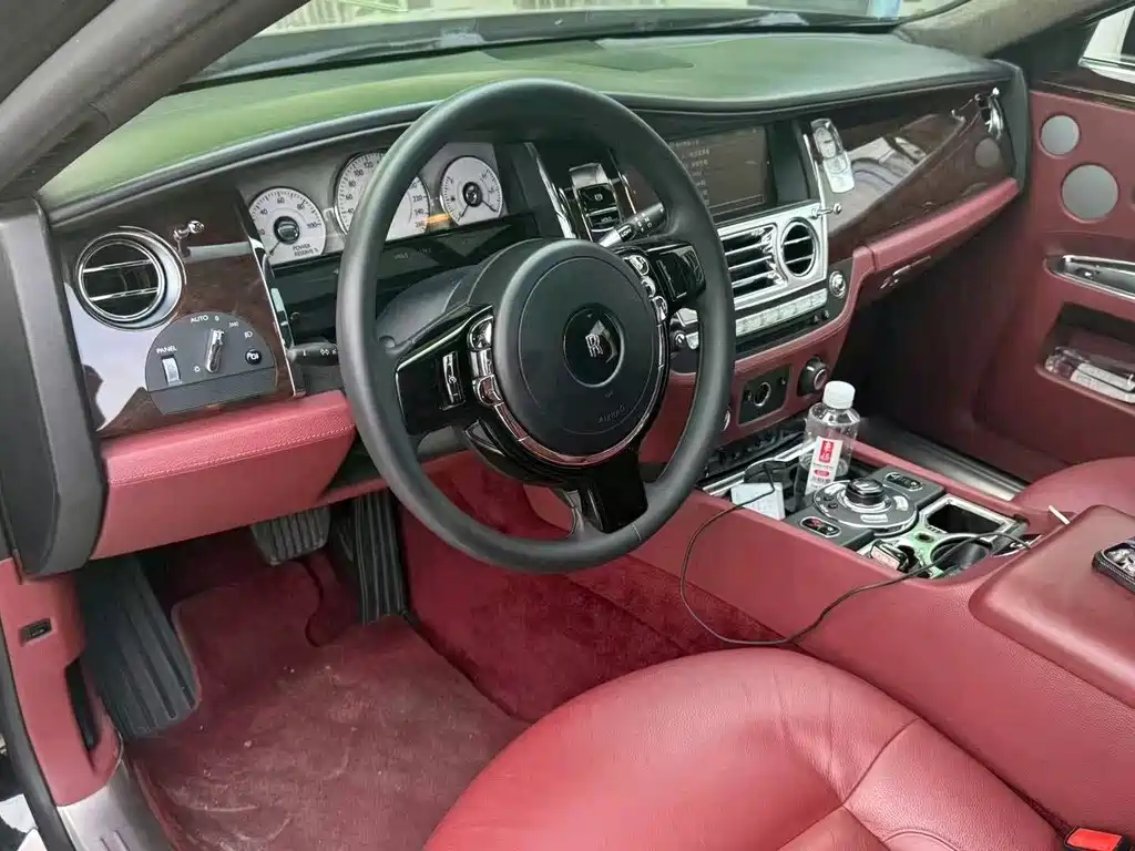 Rolls-Royce Ghost 2010