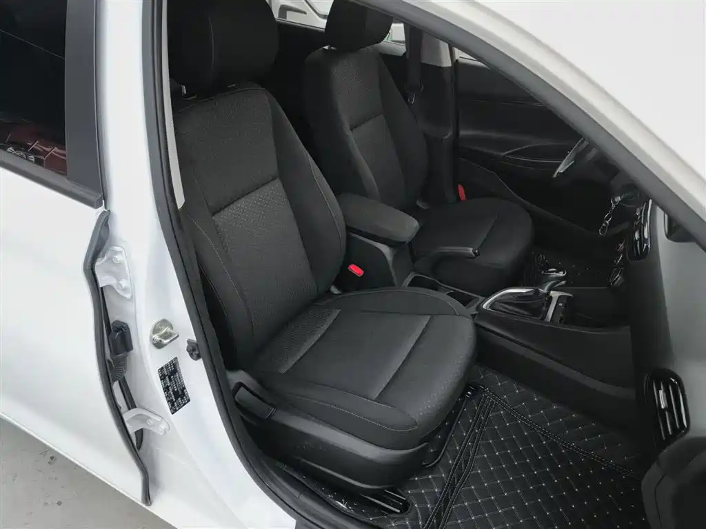 Hyundai Elantra 2019 — фото 20