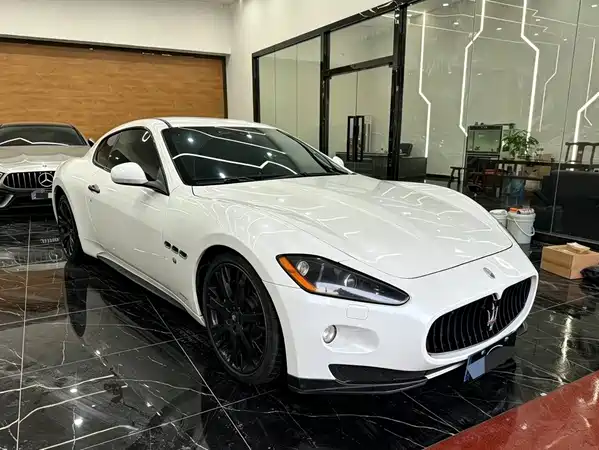Maserati Granturismo 2013