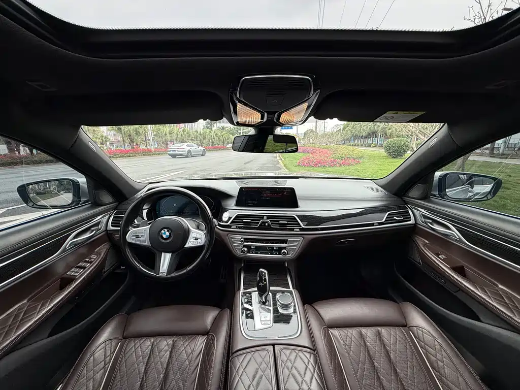 BMW 7 Series 2020 — фото 16