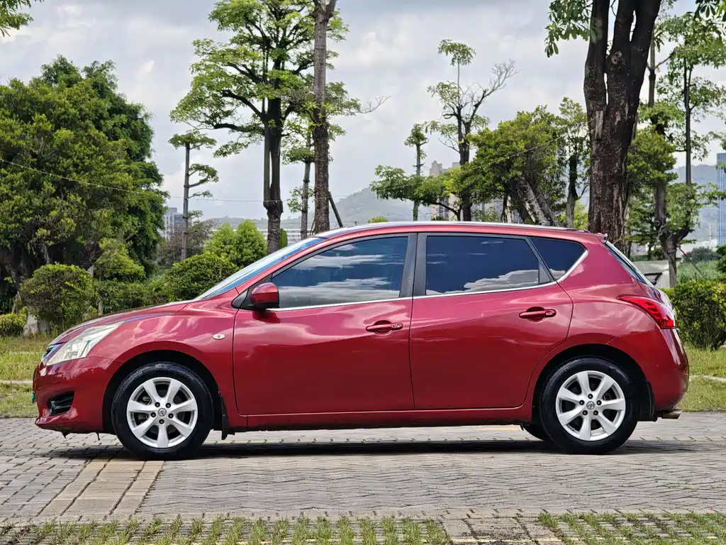 Nissan Tiida 2013 — фото 13