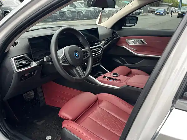 BMW i3 2023