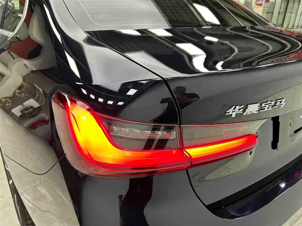 BMW 3 Series 2023 — фото 19