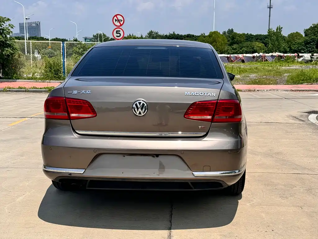 Volkswagen Magotan 2016