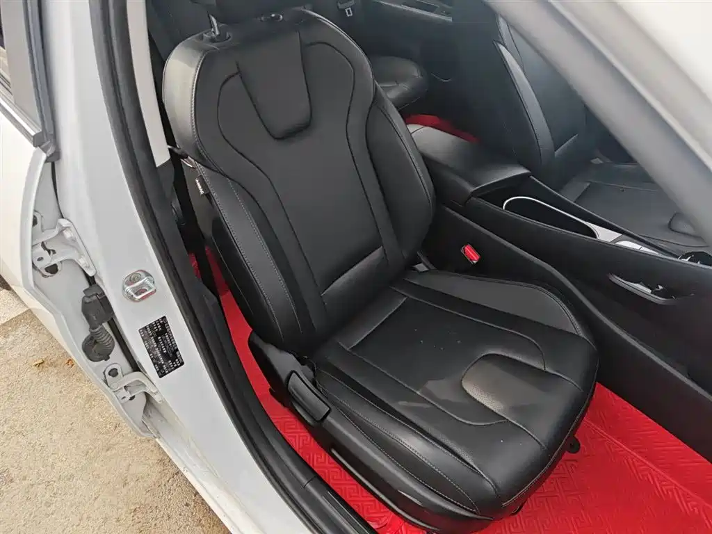 Hyundai Elantra 2022 — фото 25