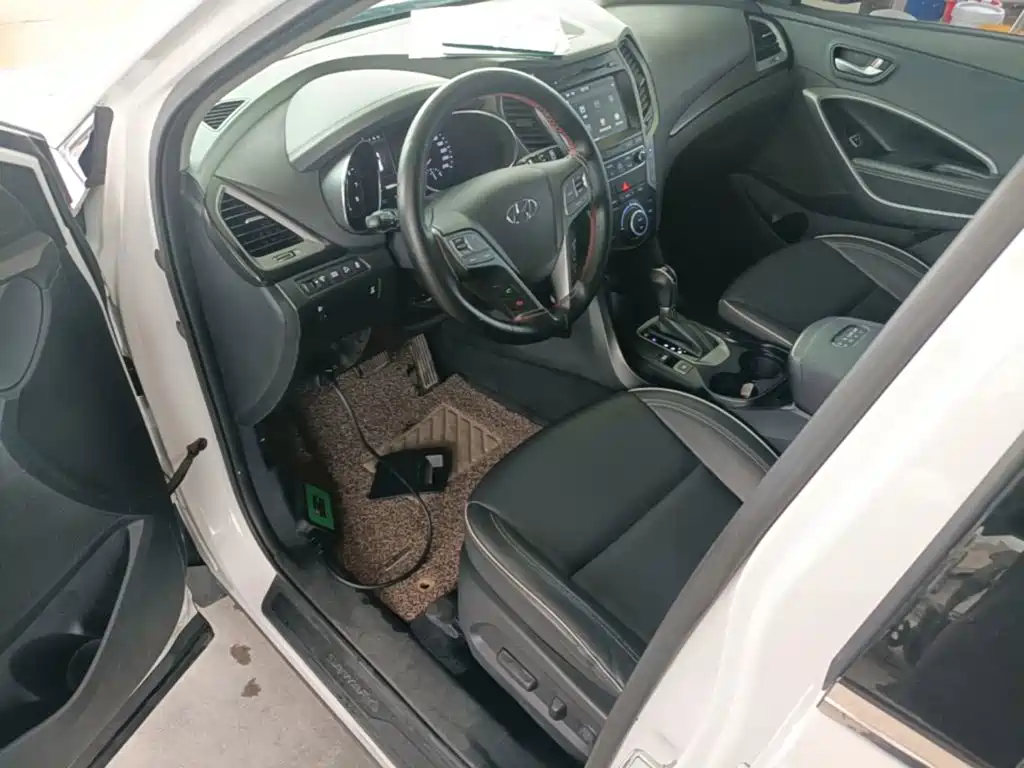 Hyundai Santa Fe 2016 — фото 16