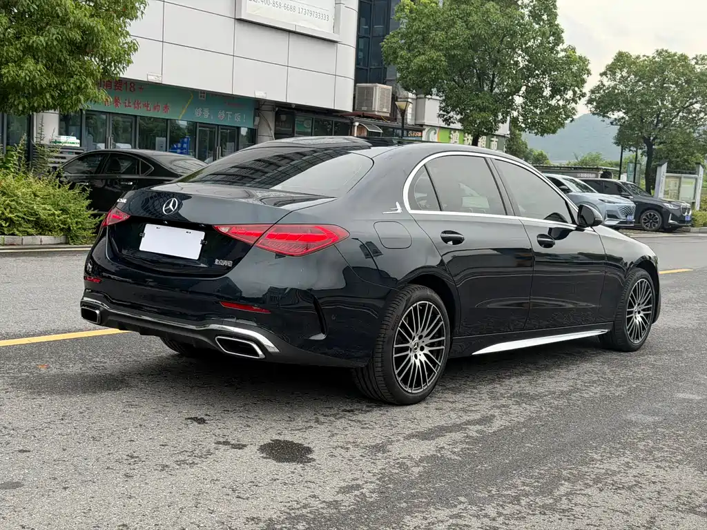 Mercedes-Benz C-Class 2024
