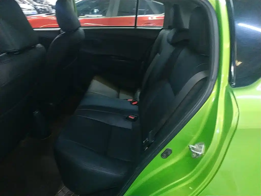 Toyota Yaris L 2015 — фото 17