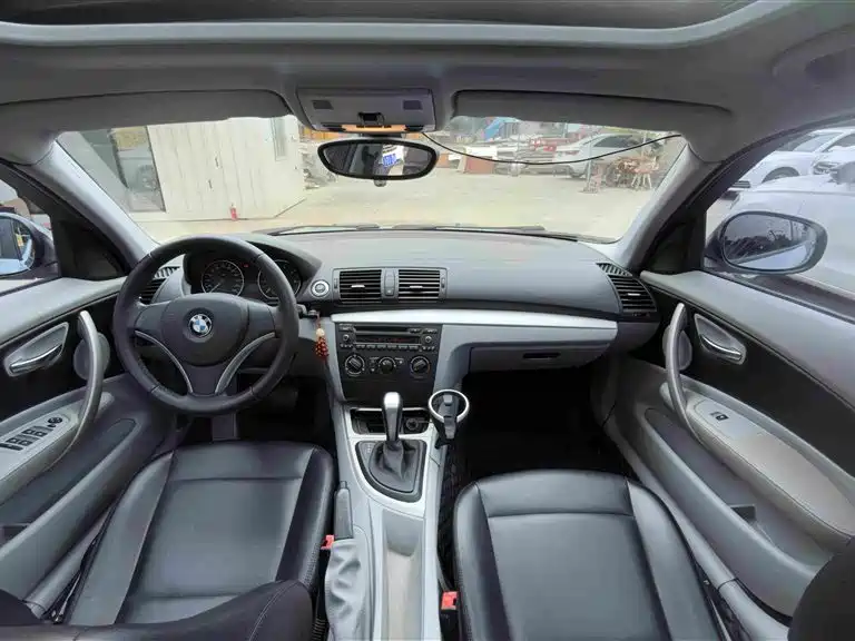 BMW 1 Series 2010 — фото 15