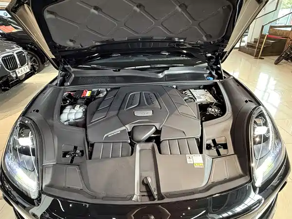 Porsche Cayenne 2023