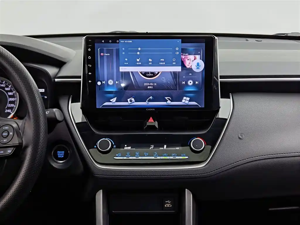 Toyota Corolla Cross 2023 — фото 12
