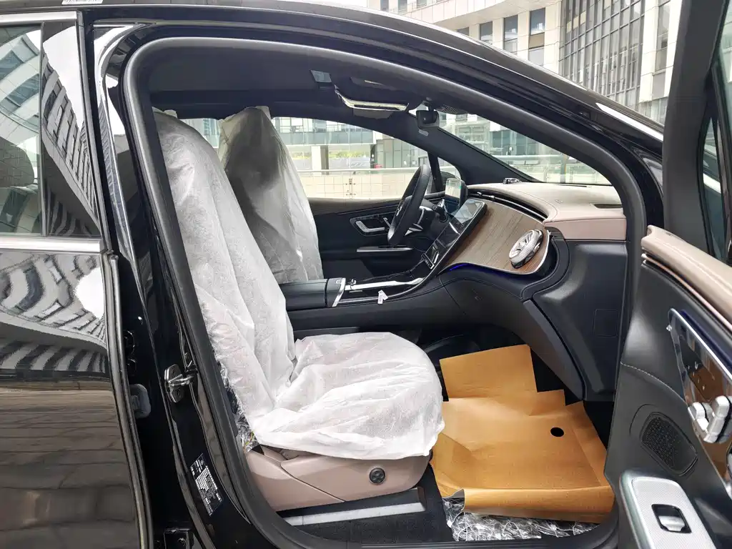 Mercedes-Benz EQE SUV 2025 — фото 14
