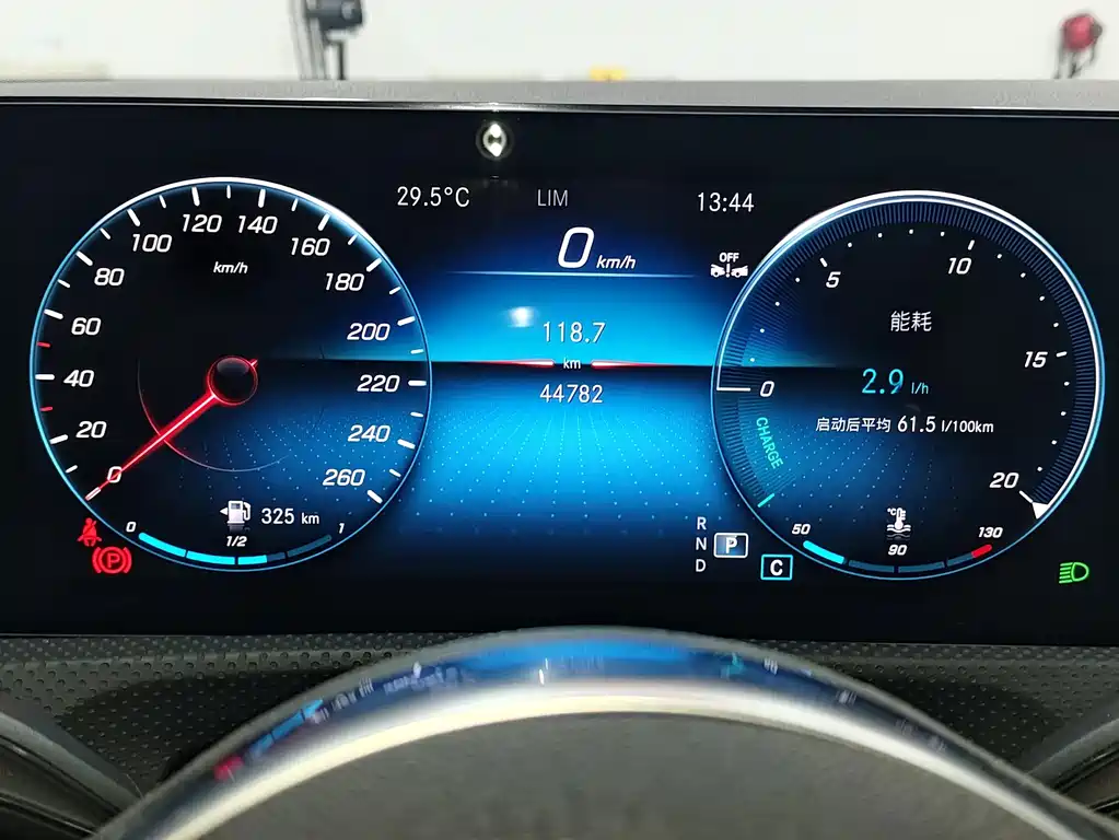 Mercedes-Benz CLA 2023 — фото 13