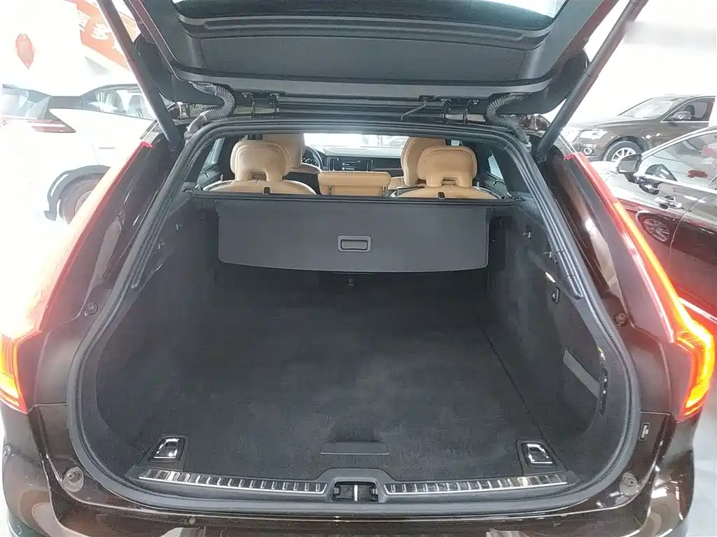 Volvo V90 2019 — фото 19