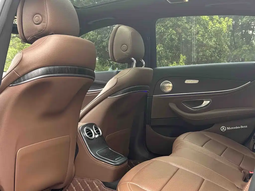 Mercedes-Benz E-Class 2022