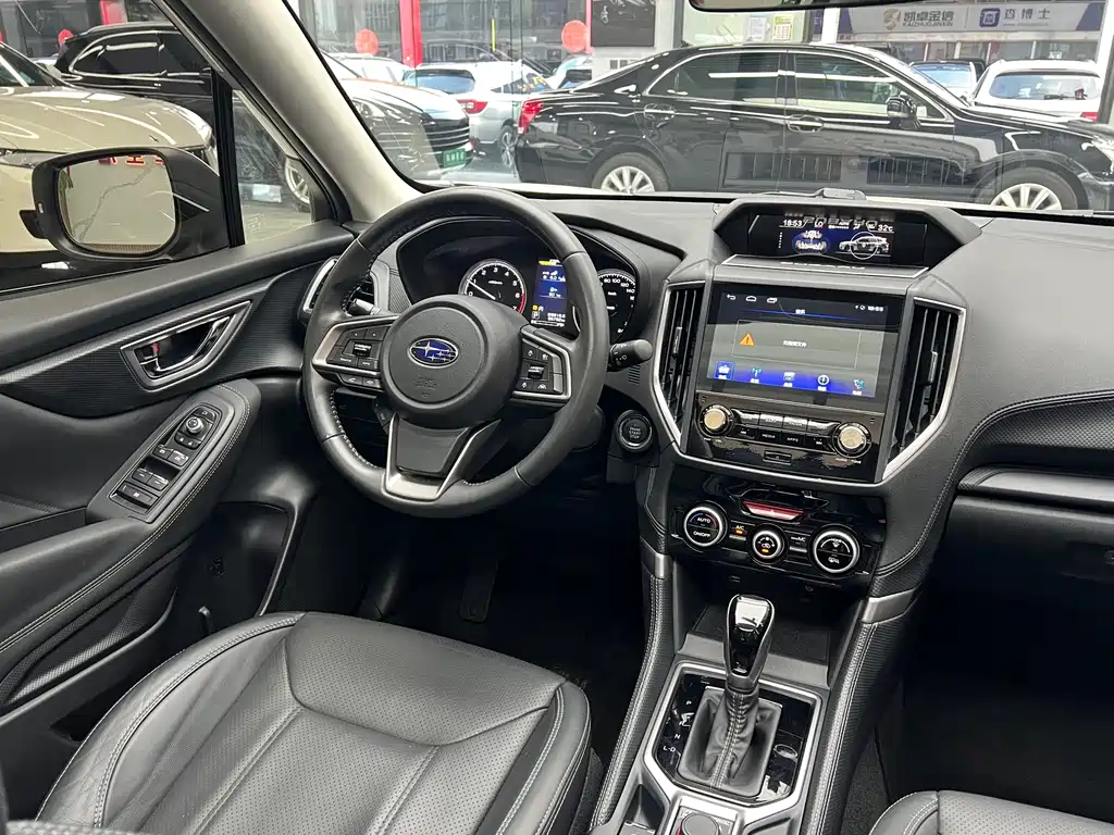 Subaru Forester 2019 — фото 18