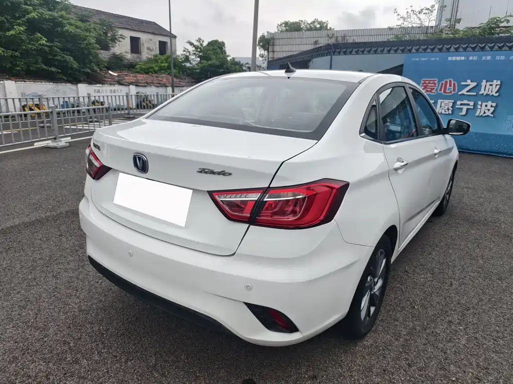 Changan Eado DT 2018 — фото 11
