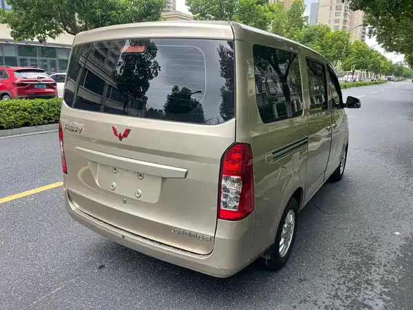 Wuling Rongguang V 2017