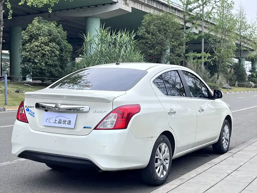 Nissan Sunny 2014 — фото 18