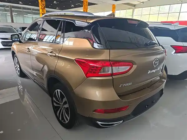 GAC Trumpchi GS4 2015