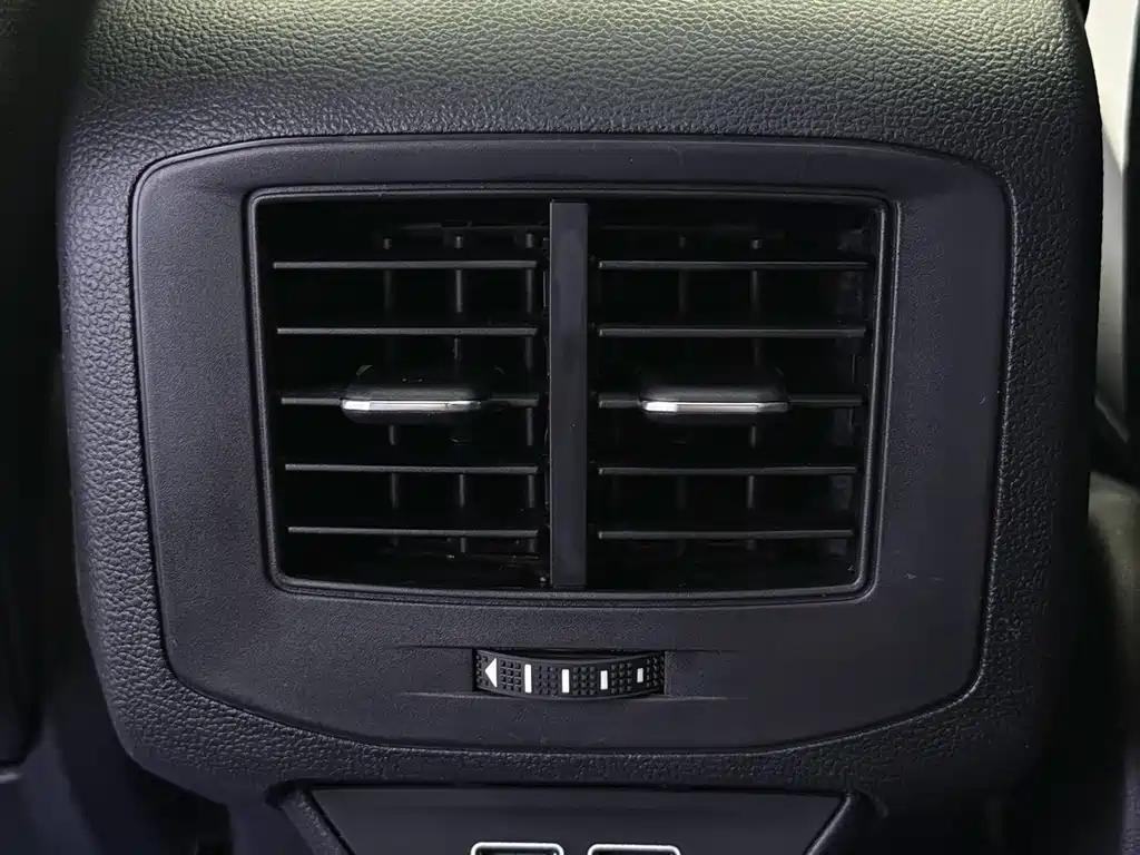 Volkswagen T-Roc 2022 — фото 10