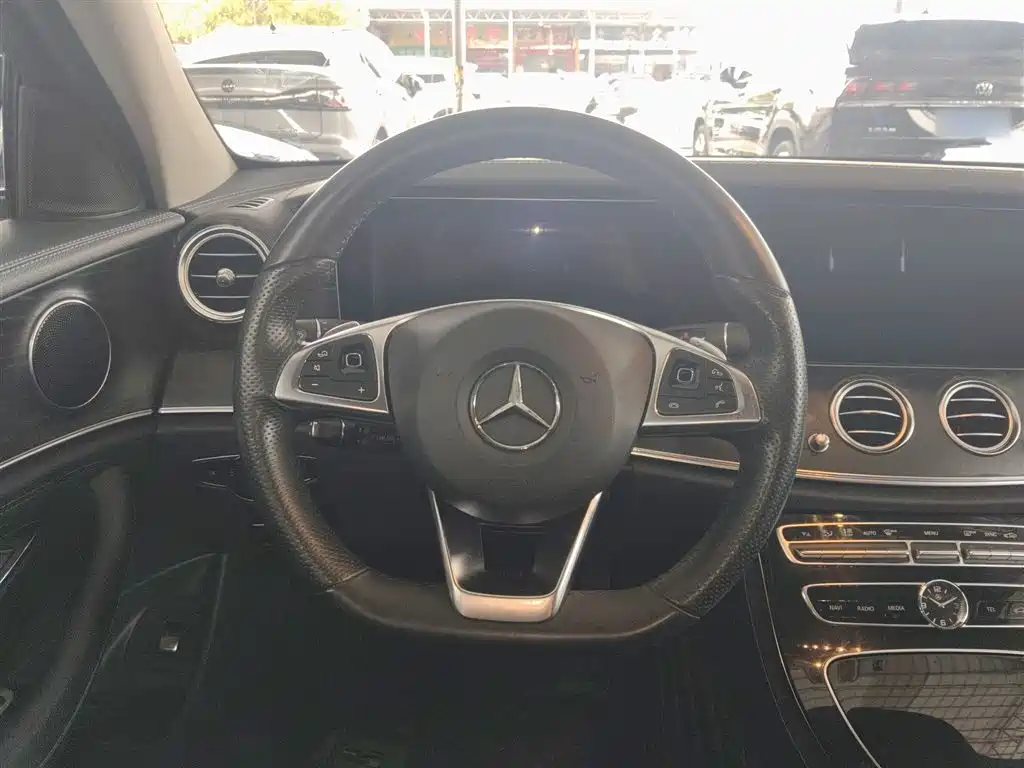 Mercedes-Benz E-Class 2017 — фото 11