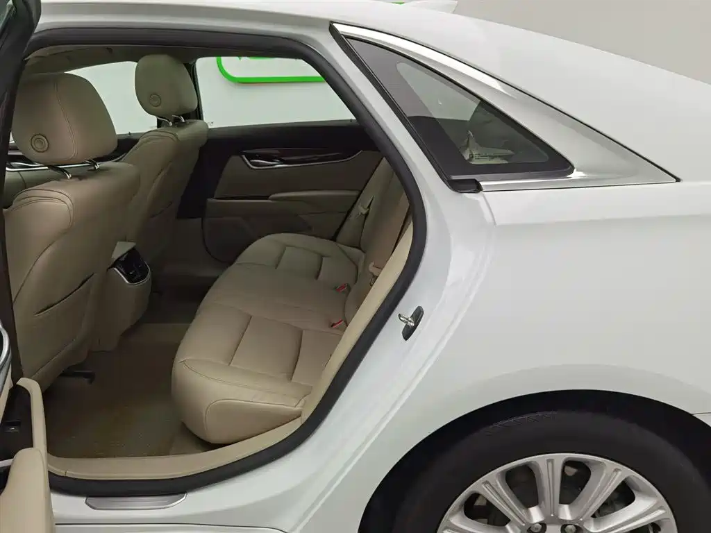 Cadillac XTS 2017 — фото 15