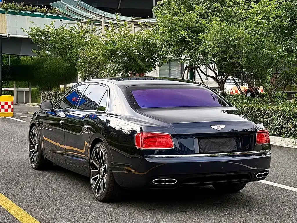 Bentley Flying Spur 2017 — фото 4