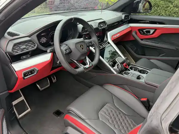 Lamborghini Urus 2023