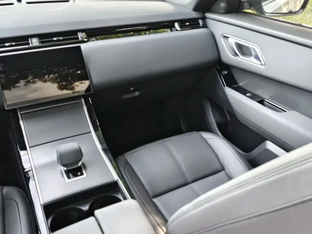 Land Rover Velar 2024 — фото 10