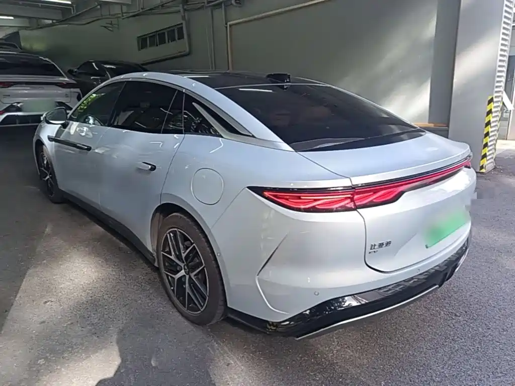 BYD Han L 2025