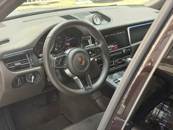 Porsche Macan 2020