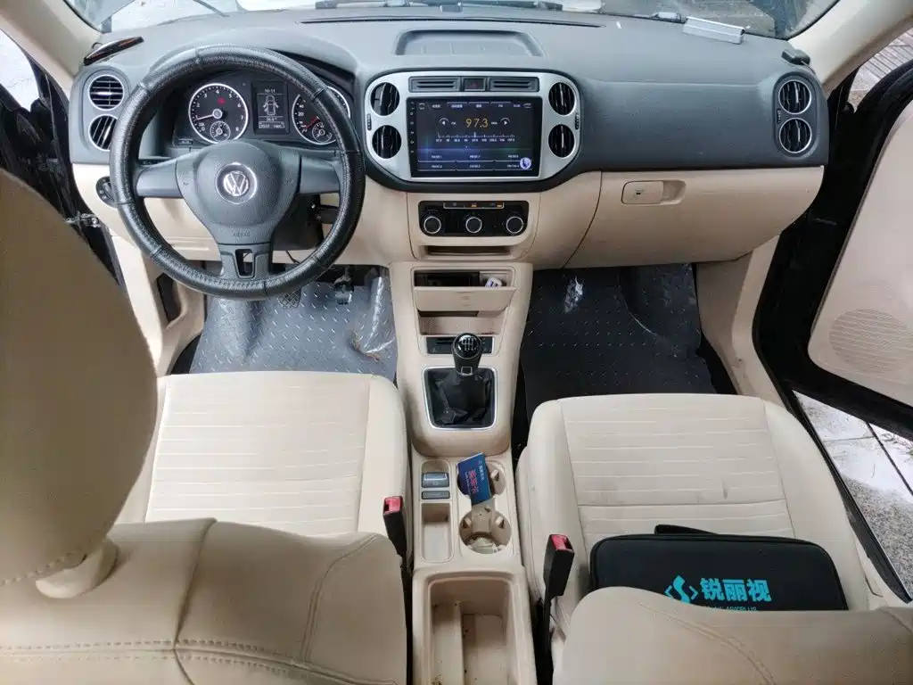 Volkswagen Tiguan 2015 — фото 10