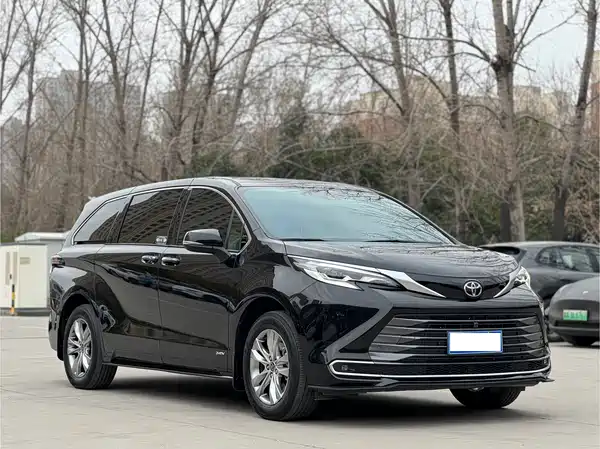 Toyota Sienna 2024