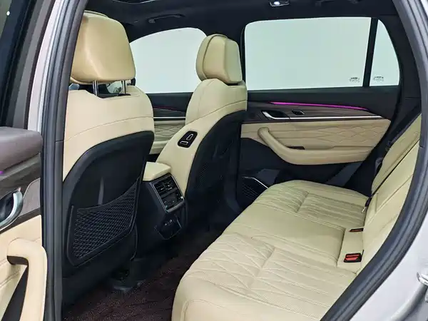 Geely Xingyue L 2025