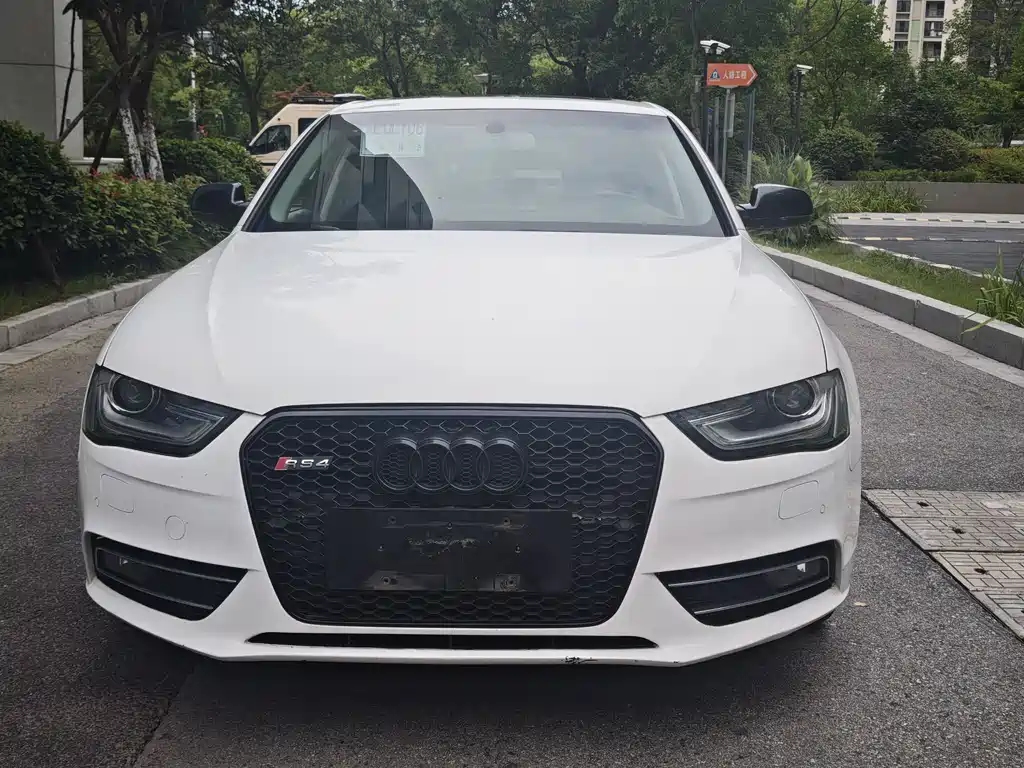 Audi A4L 2014