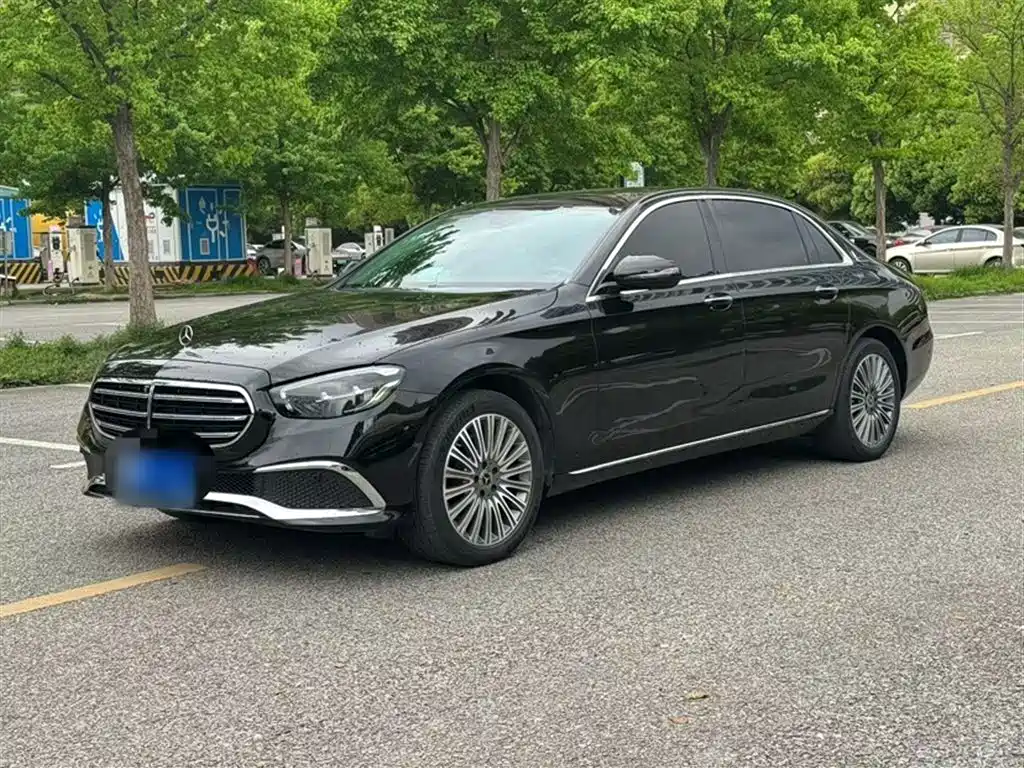 Mercedes-Benz E-Class 2023 — фото 2