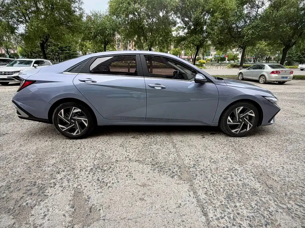 Hyundai Elantra 2023