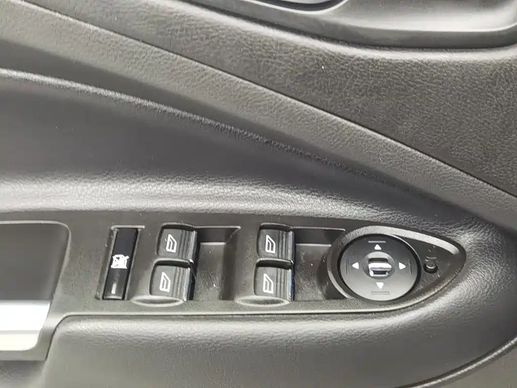 Ford Kuga 2015 — фото 9