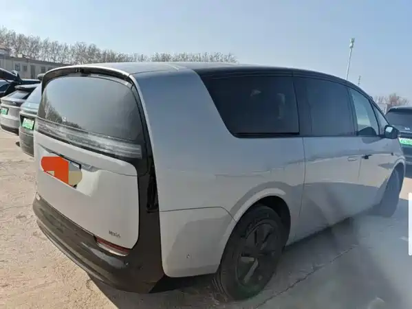 Li Auto MEGA 2024