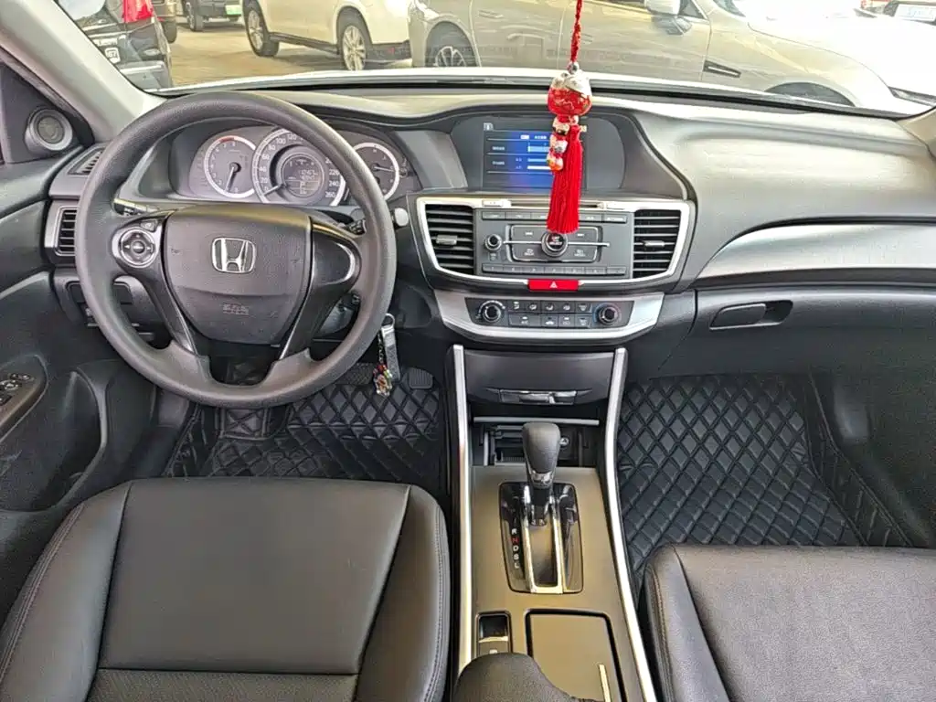 Honda Accord 2015 — фото 6