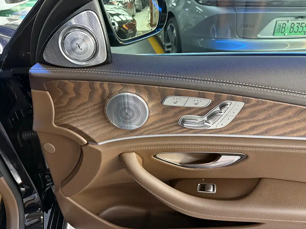 Mercedes-Benz E-Class 2020 — фото 12