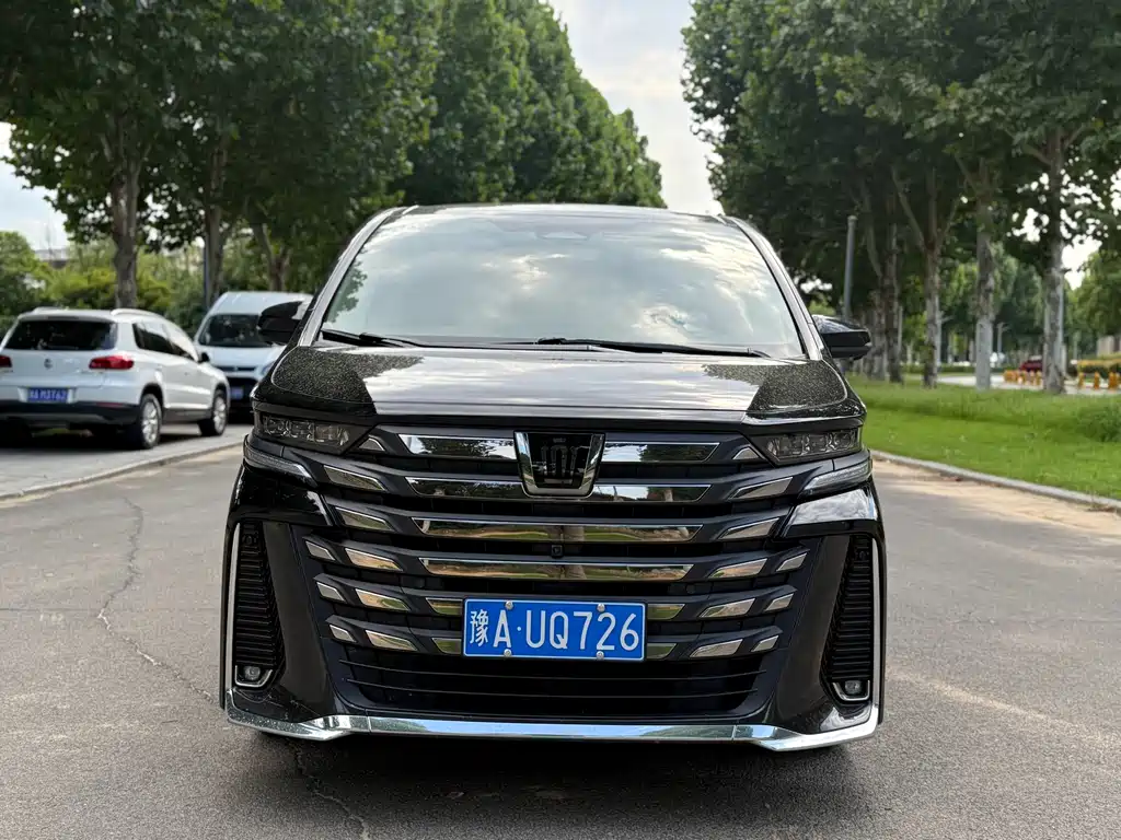 Toyota Vellfire 2024 — фото 2