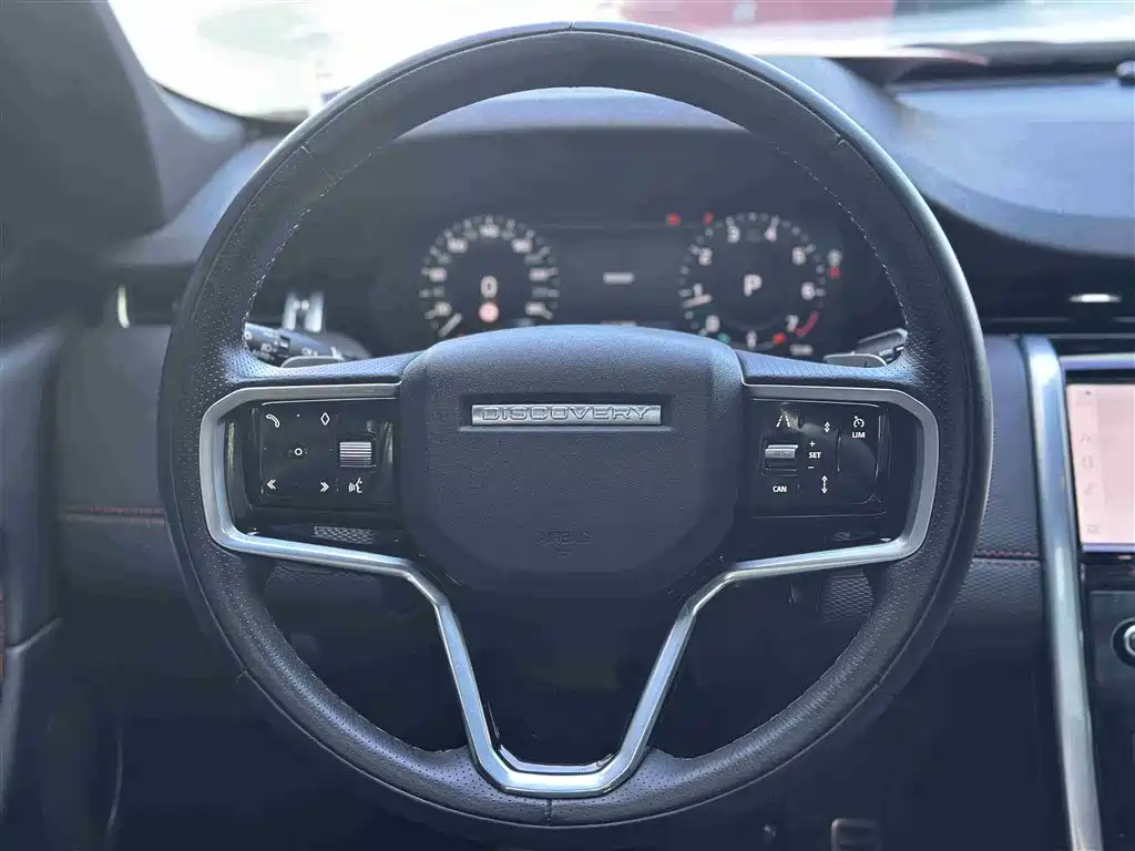 Land Rover Discovery Sport 2023 — фото 17