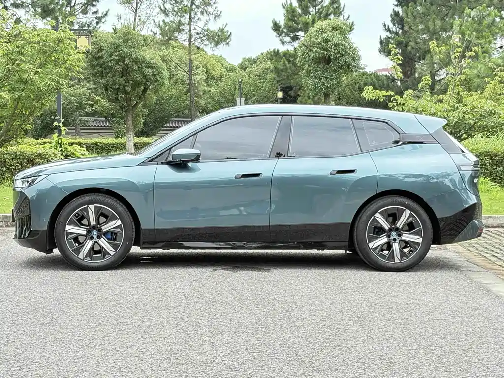 BMW iX 2024 — фото 22