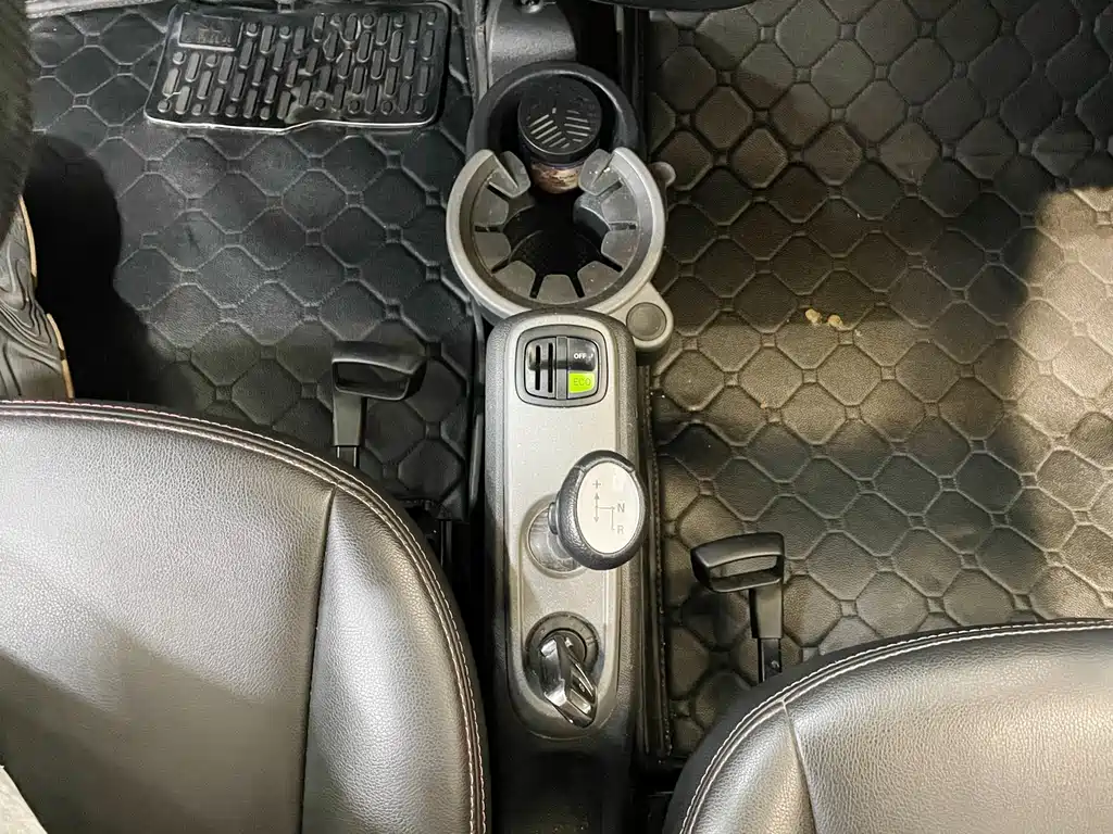 smart Fortwo 2015 — фото 19